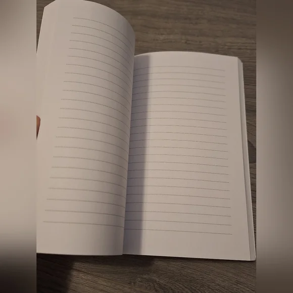 NEW!! Journal with Floral Design, designed by me 200 Pages - Picture 5 of 6